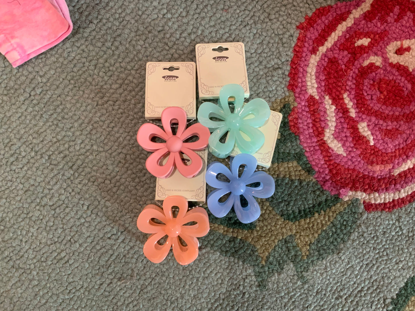Flower clips